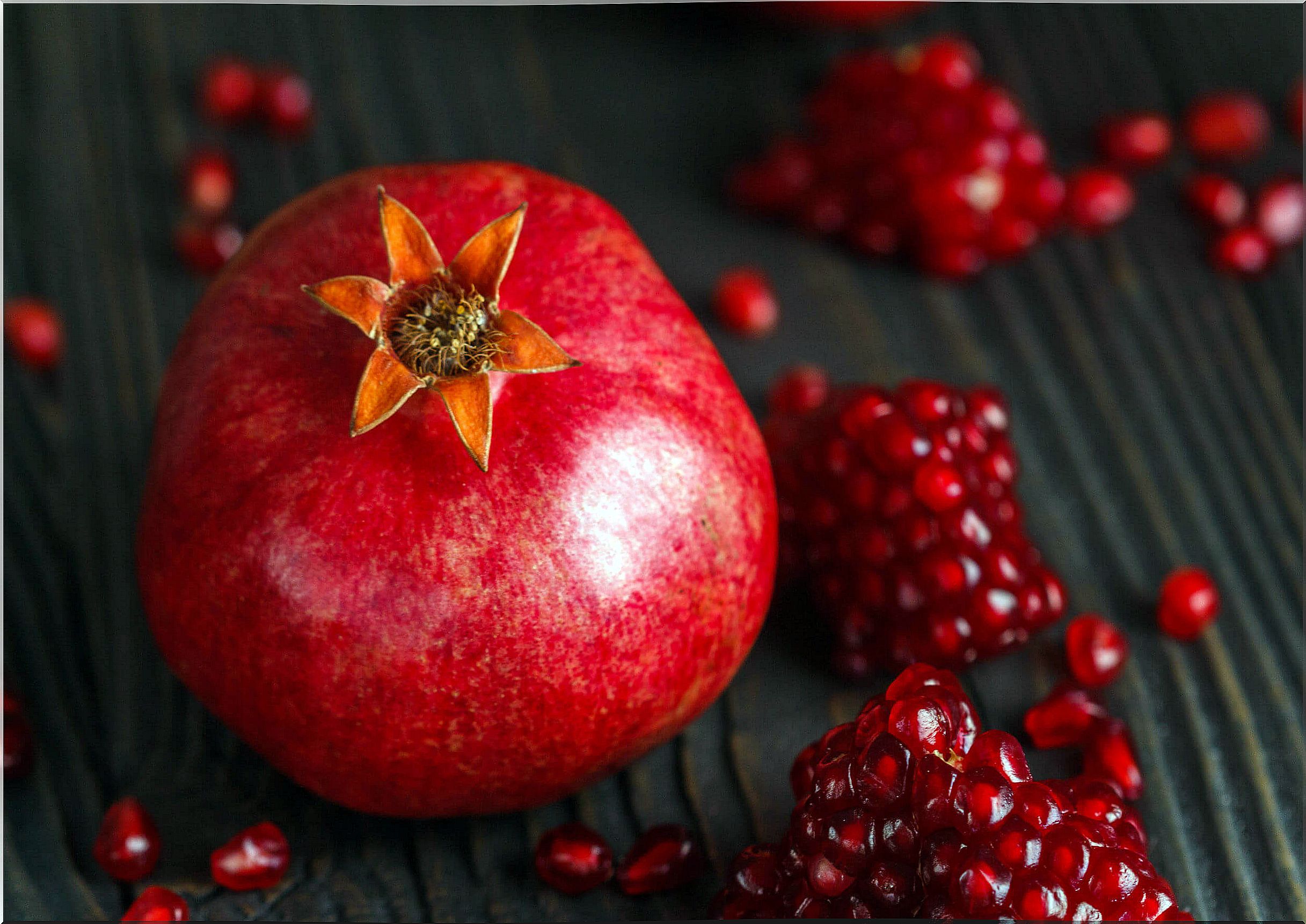Pomegranate is an excellent antioxidant fruit.