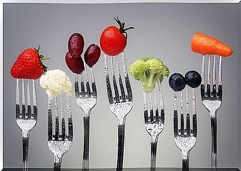 Forks with food
