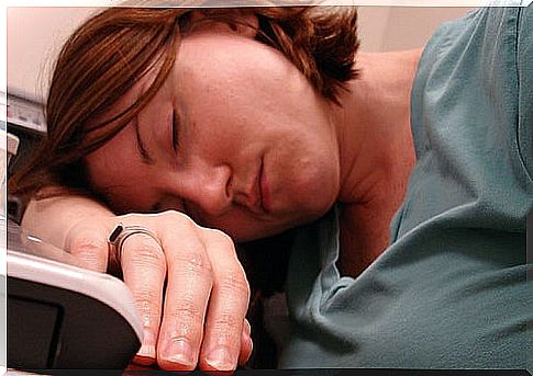 Fibromyalgia is associated with being tired (chronic fatigue)