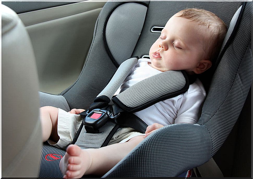 Why it is better that the baby does not sleep in the car seat